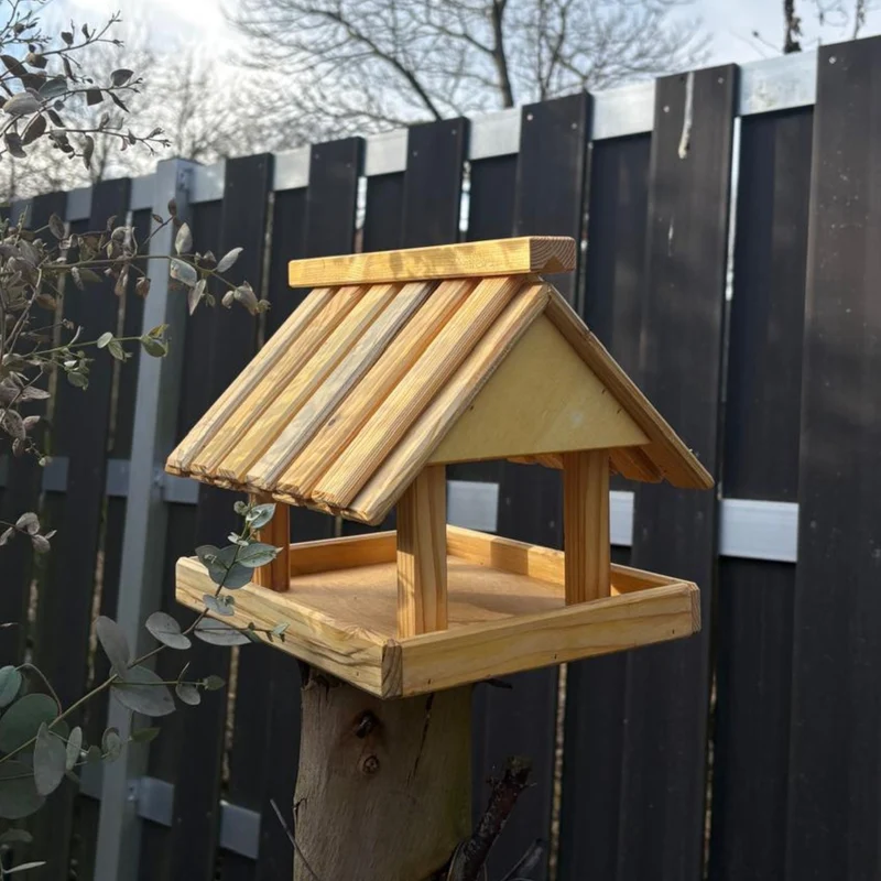 Vogelfutterhaus