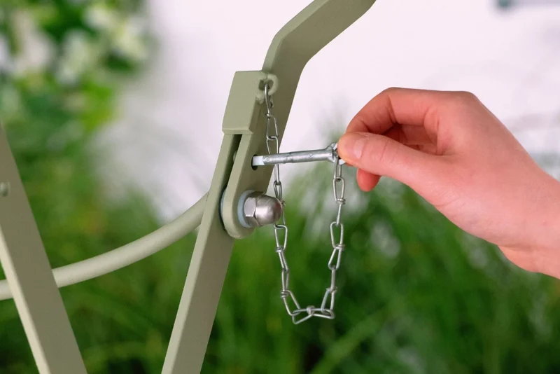 Harrod | Bistro Set 'Darsham' Klappbarer Gartentisch mit 2 Stühlen in Salbeigrün