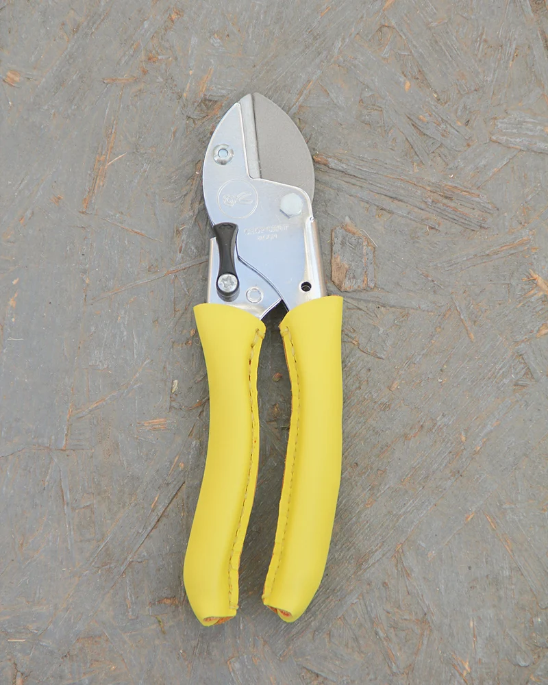 Chop Chop | Hochwertige gelbe Gartenschere 'Busy Lizzy'