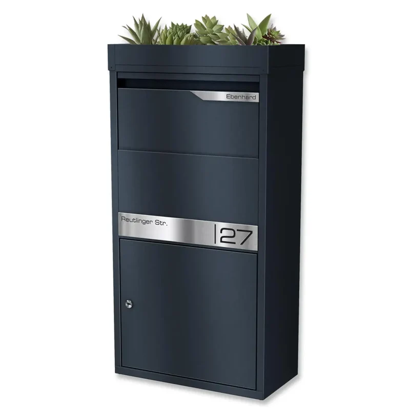 Paketbox mit Pflanzdach | Anthrazit RAL 7016 | personalisiert mit Gravur | Edelstahl-Namensschild | rostfrei & massiv | Avalon 2