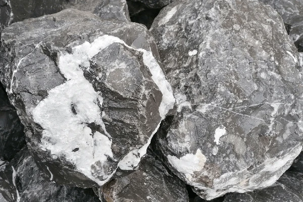 Mauer- und Gestaltungssteine Alpenstein Trockenmauer Bruchstein anthrazit-weiß nuanciert 15-45 cm