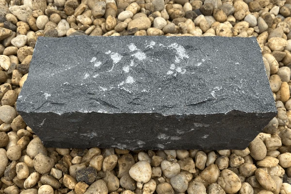 Basalt Palisade anthrazit gespalten (Vietnam)