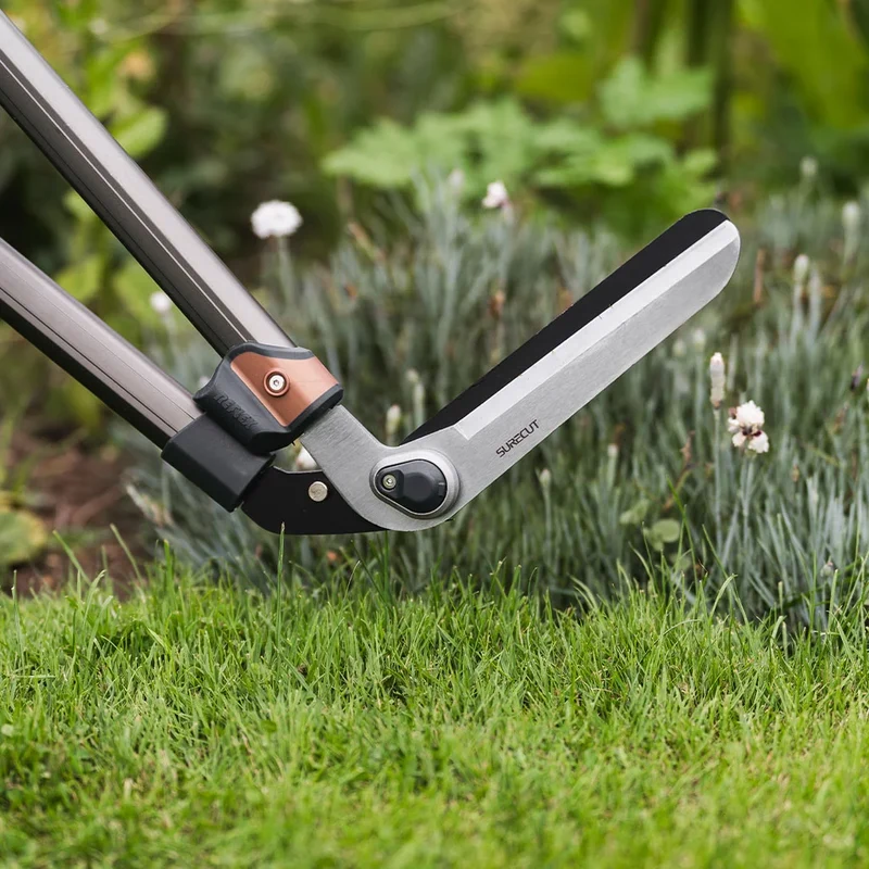 Lawn Edging Shears With Adjustable Height | Kent & Stowe SureCut