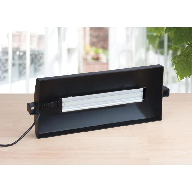 Micro Küchengarten LED Schwarz – 8-Watt LED Vollspektrum-Licht, Selbstbewässerungssystem