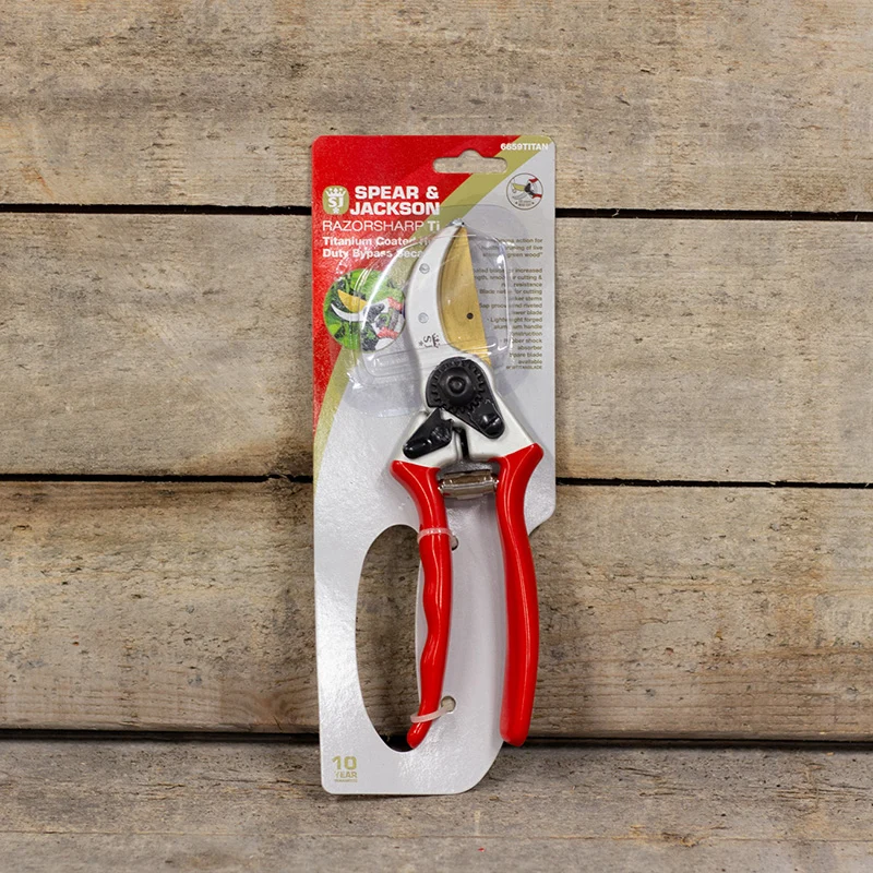 Titan PRO Bypass-Gartenschere – Spear & Jackson