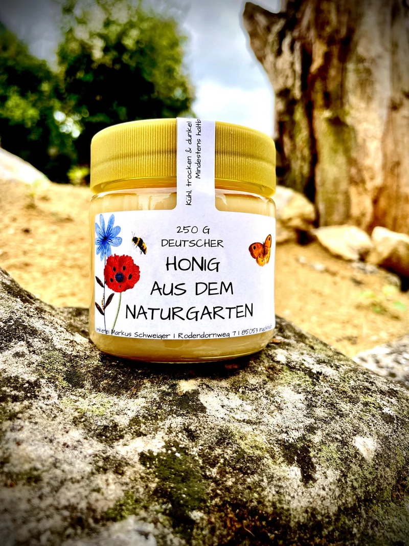 Honig aus dem Naturgarten