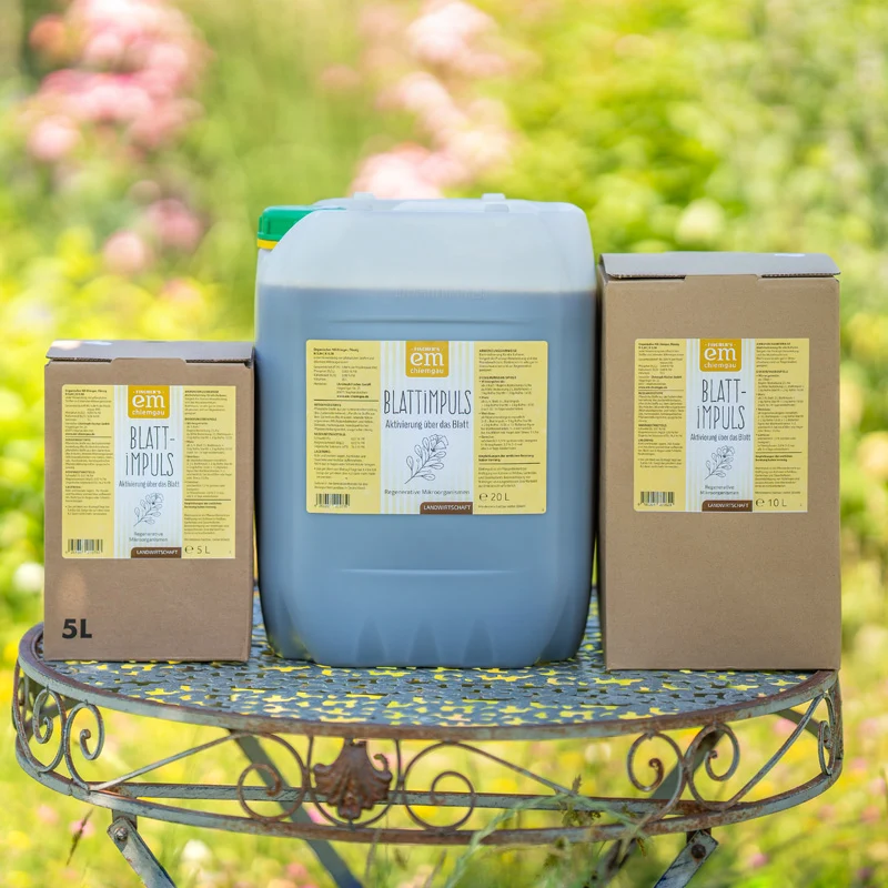 Blattimpuls ® · Pflanzenferment mit ausgesuchten regionalen Kräutern und ihrer eigenen Mikroflora für Blattspritzungen
