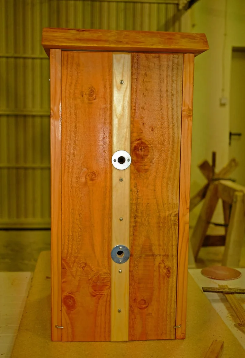 Hornissenkasten aus Douglasienholz