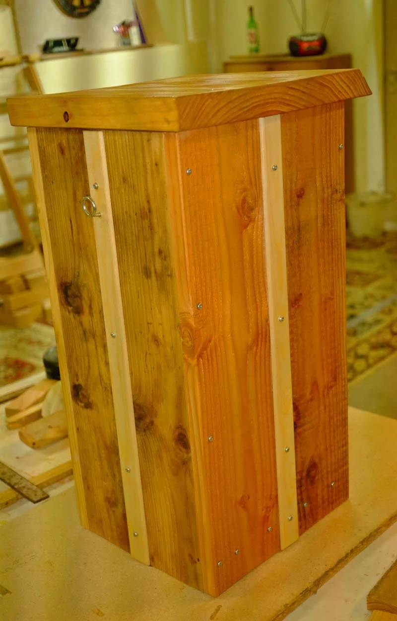 Hornissenkasten aus Douglasienholz