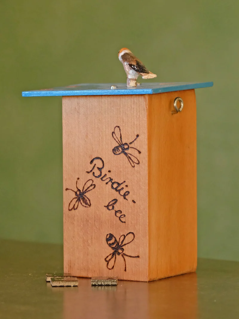 Birdie-bee Kernbeißer