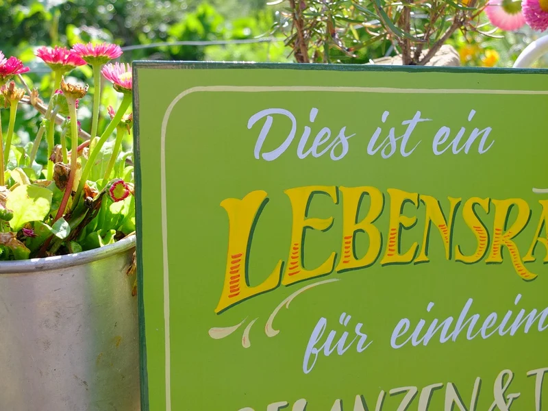Lebensraum-Schild aus Holz
